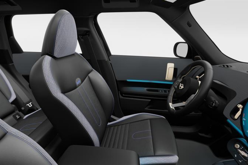 2026 MINI Countryman - Image 12