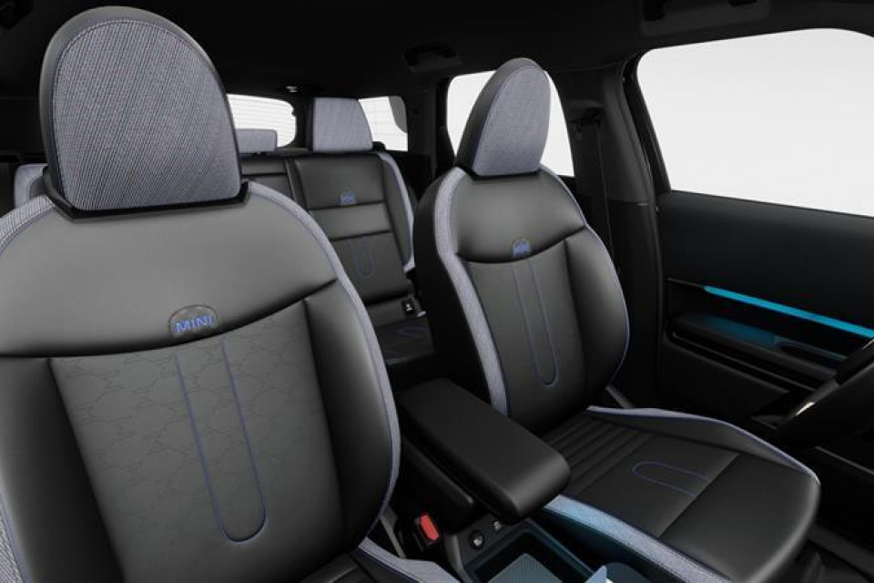 2026 MINI Countryman - Image 14