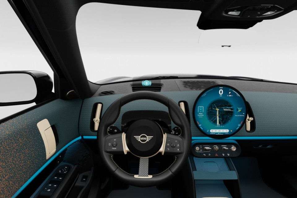 2026 MINI Countryman - Image 13