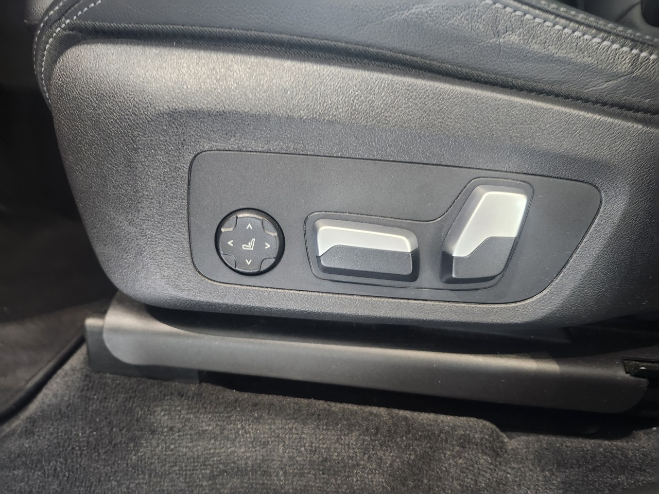 2023 BMW X3 - Image 13