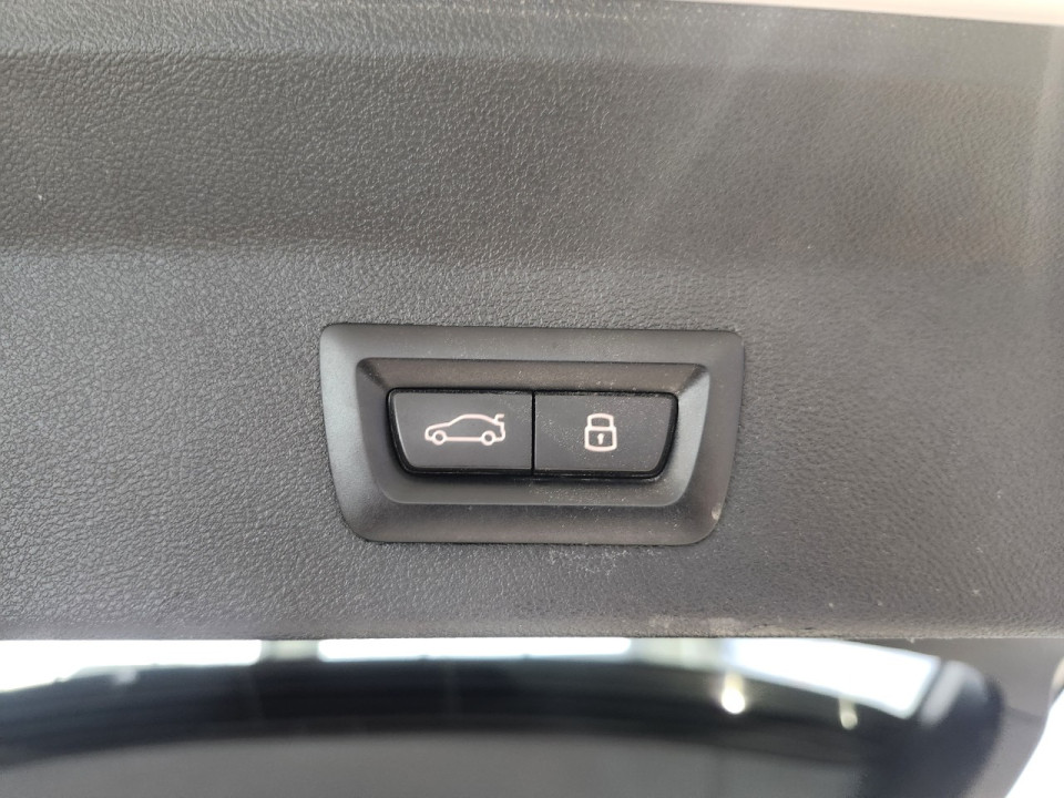 2023 BMW X3 - Image 8