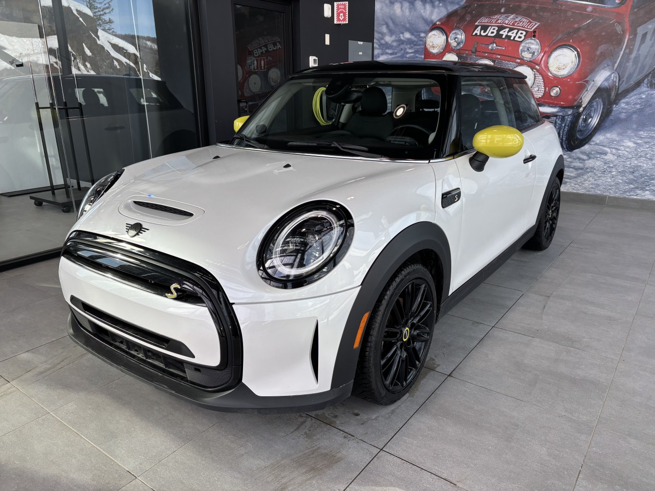 2023 MINI Cooper - Image 1