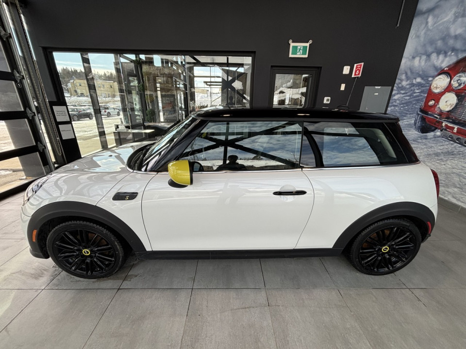 2023 MINI Cooper - Image 2