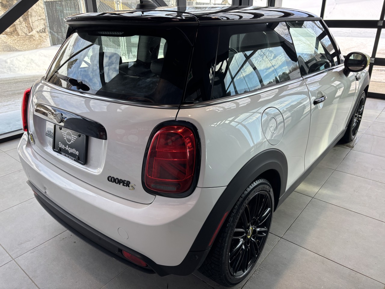 2023 MINI Cooper - Image 7