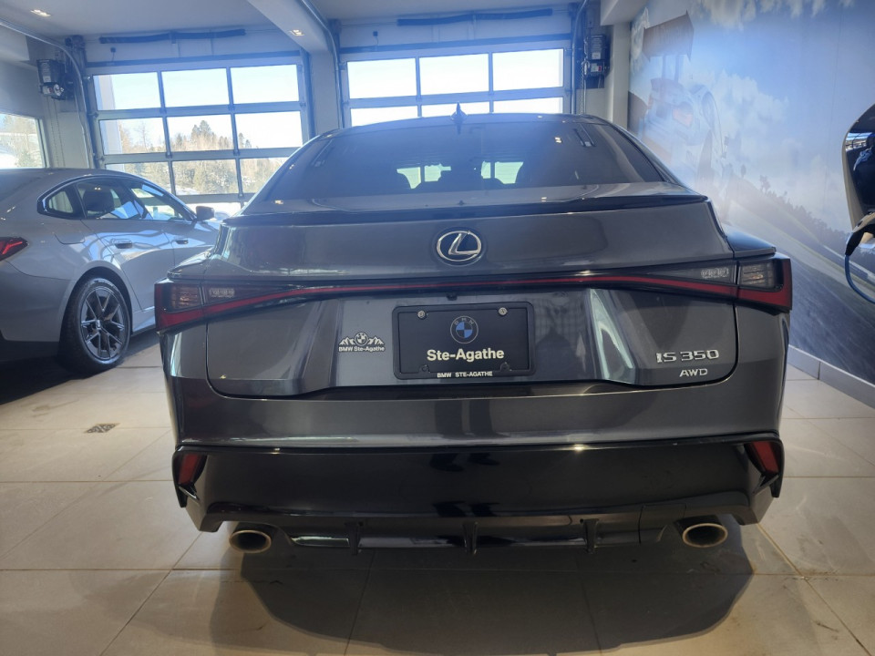 2022 Lexus IS - Image 5