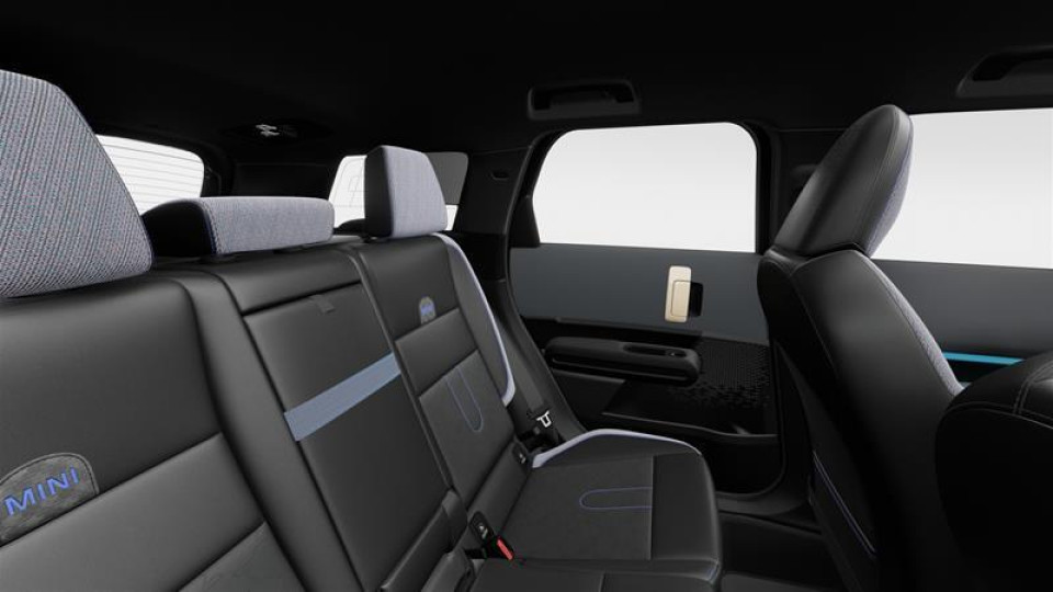 2026 MINI Countryman - Image 13