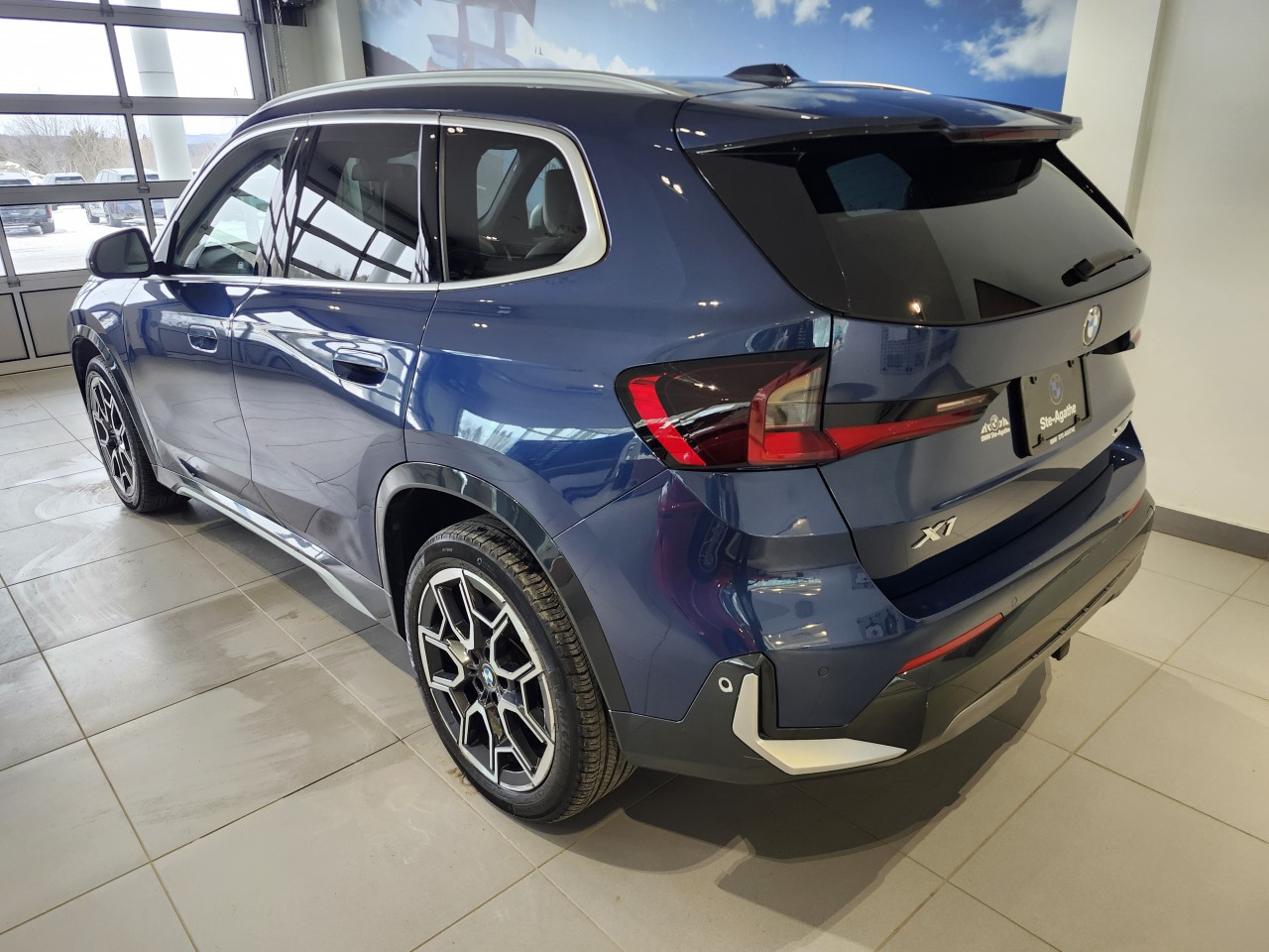 2023 BMW X1 - Image 3