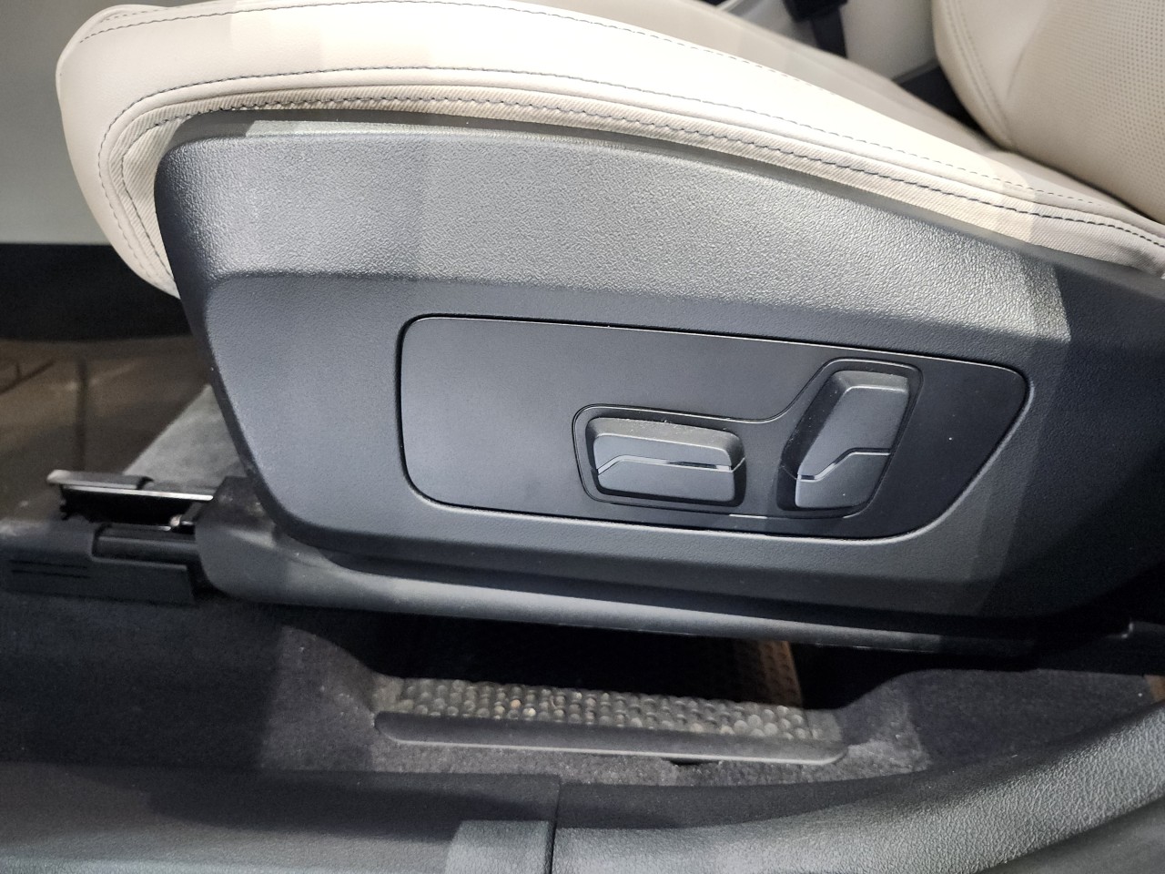 2023 BMW X1 - Image 14