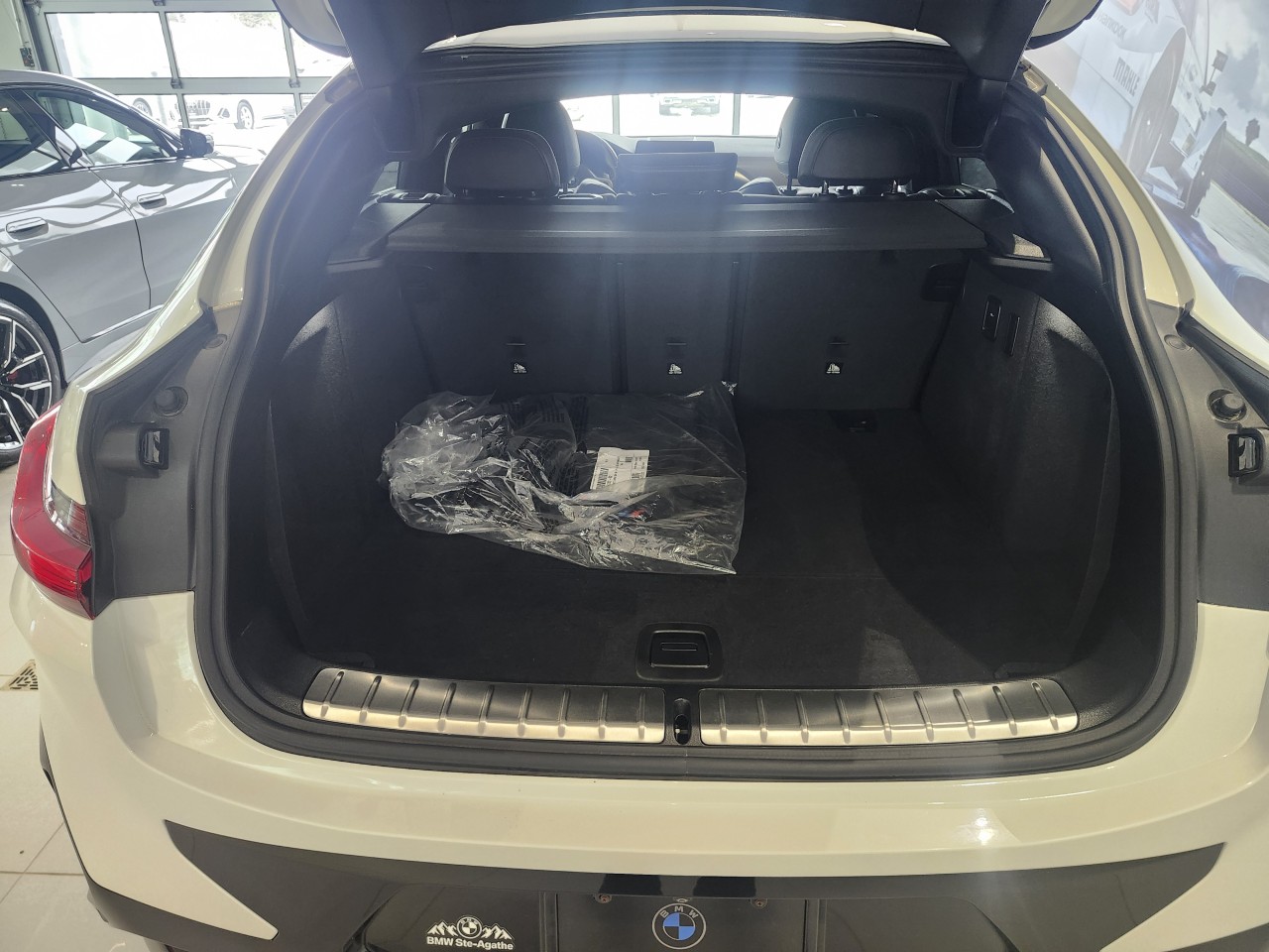 2022 BMW X4 - Image 6