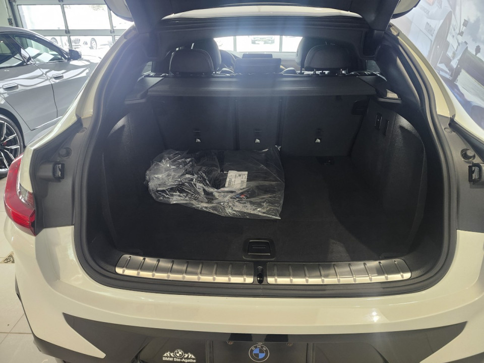 2022 BMW X4 - Image 6