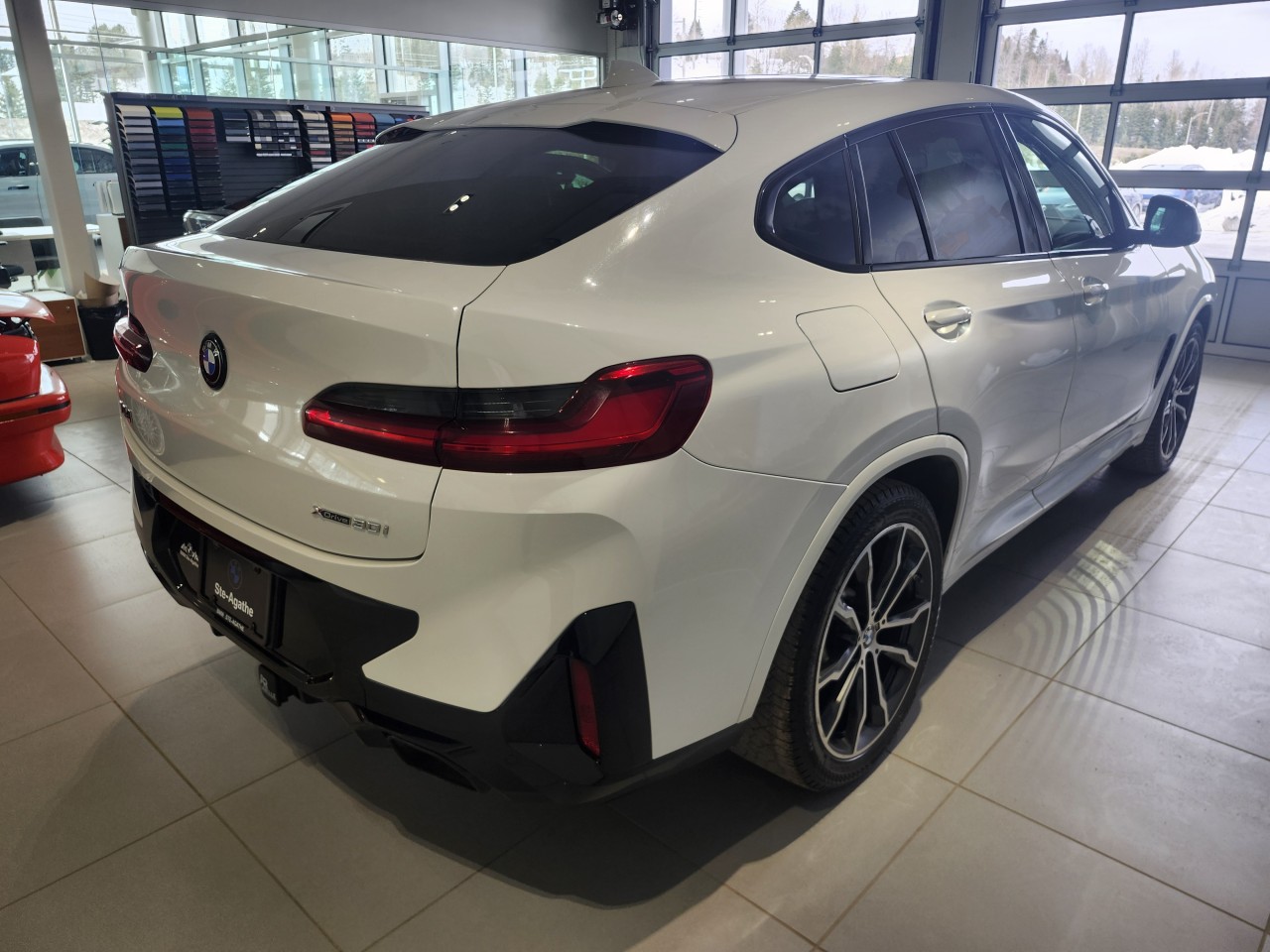 2022 BMW X4 - Image 9