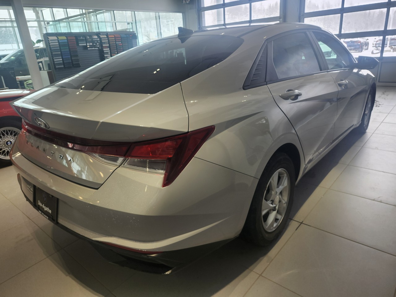 2022 Hyundai Elantra - Image 6