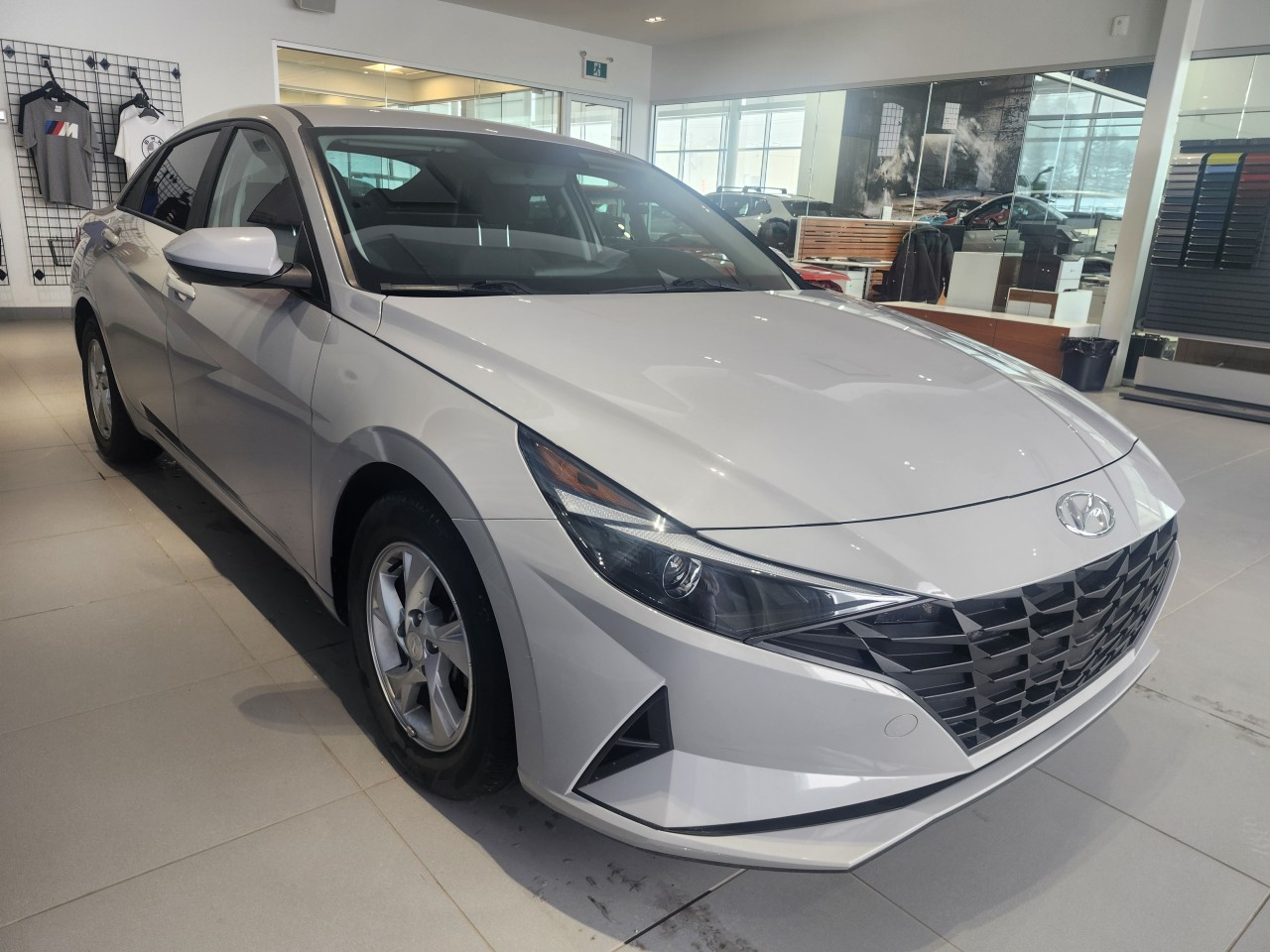 2022 Hyundai Elantra - Image 7