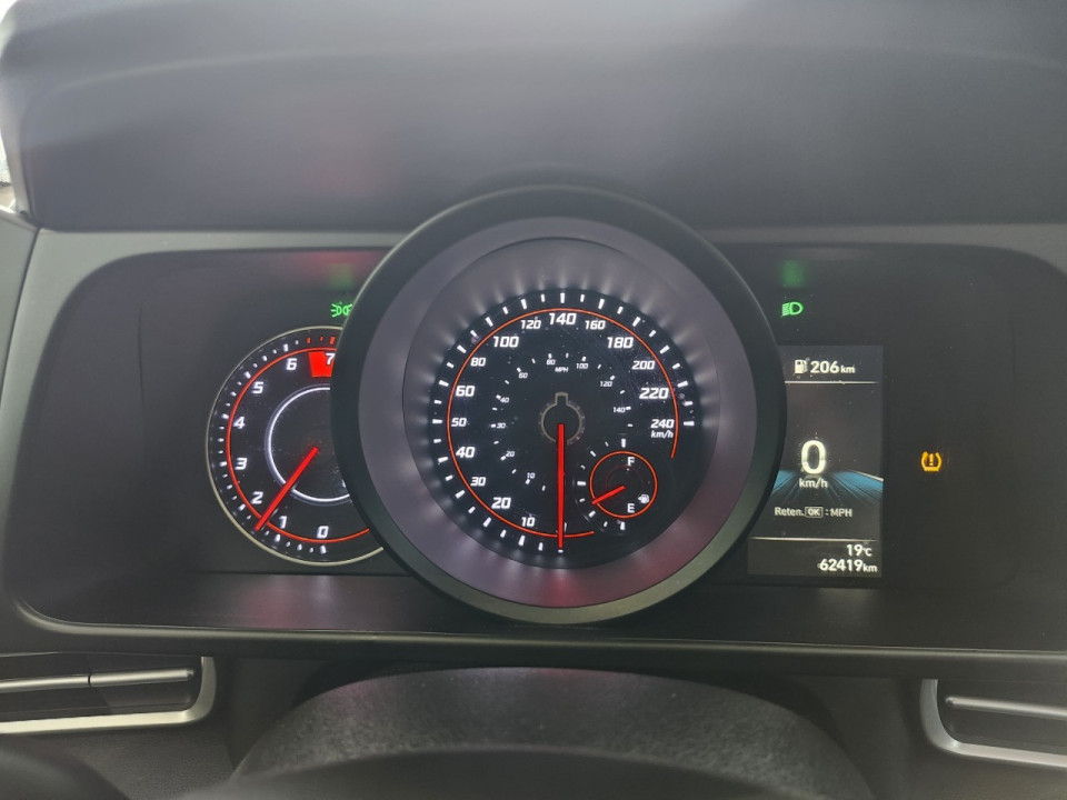 2022 Hyundai Elantra - Image 14