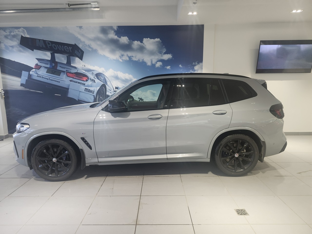 2023 BMW X3 - Image 2