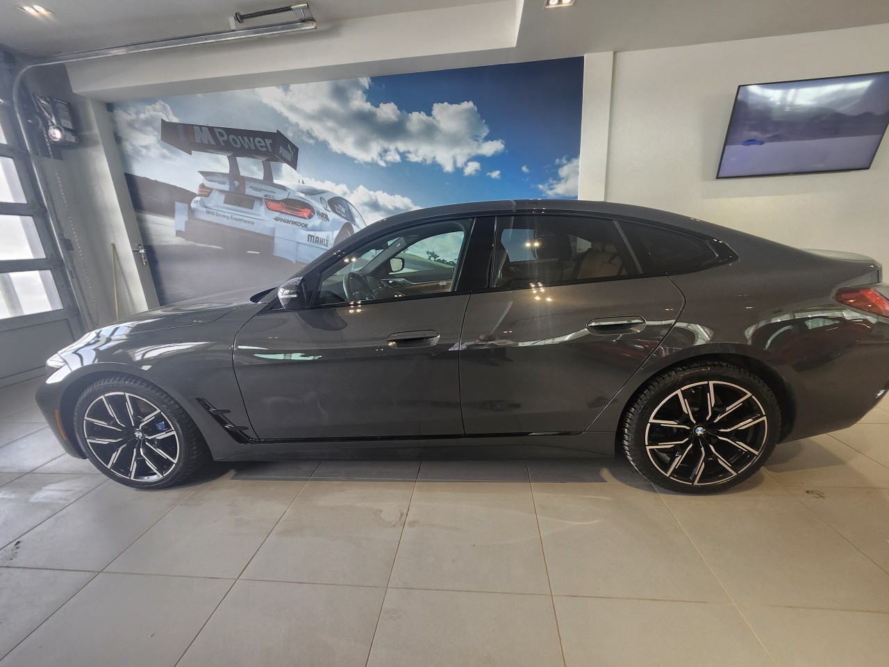 2025 BMW i4 - Image 2