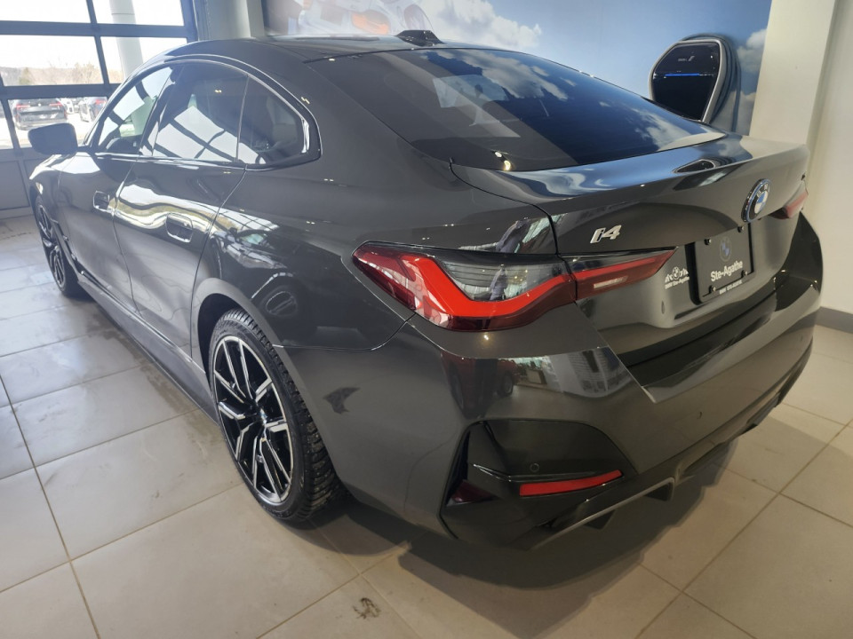 2025 BMW i4 - Image 3