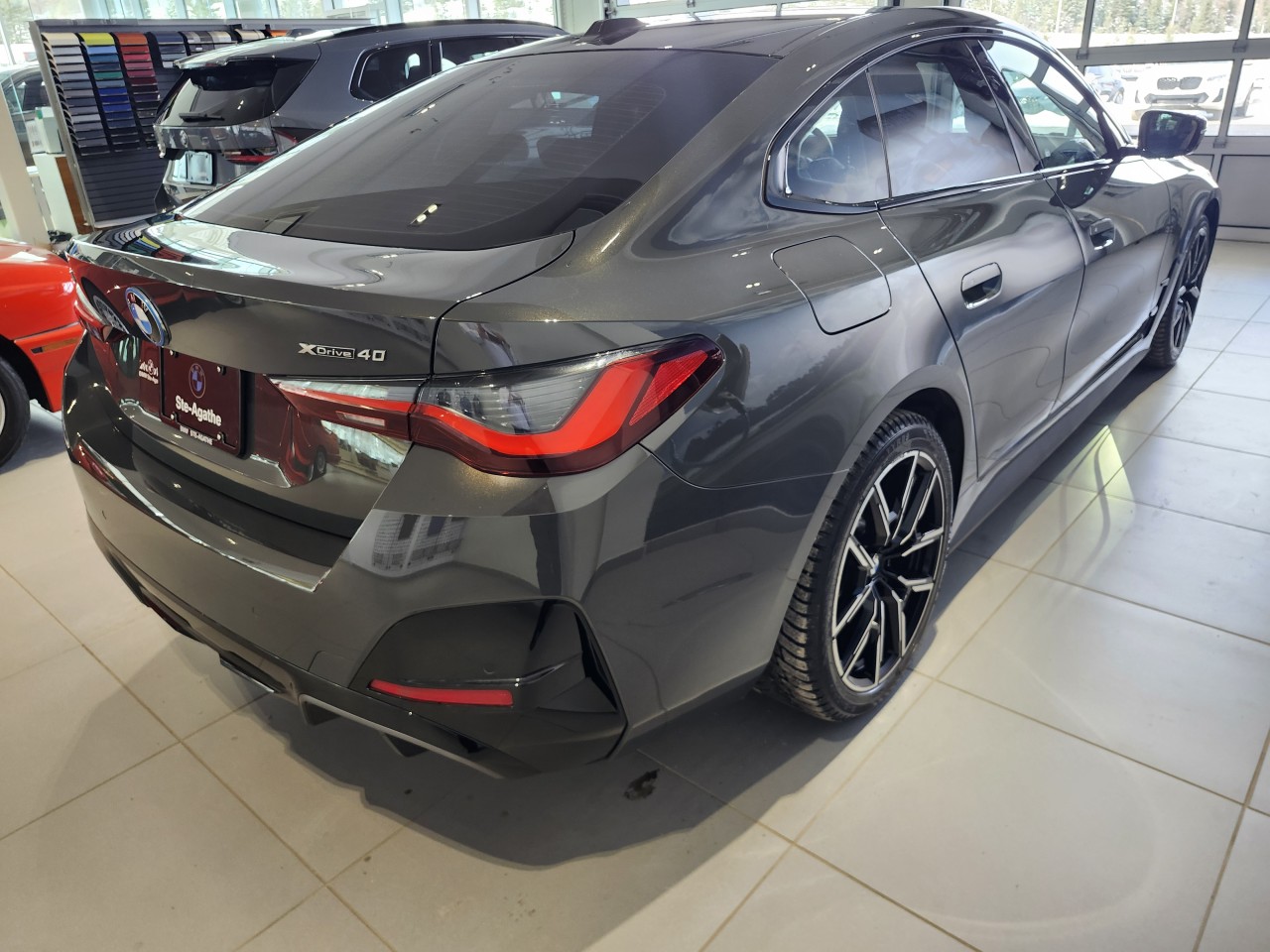 2025 BMW i4 - Image 8