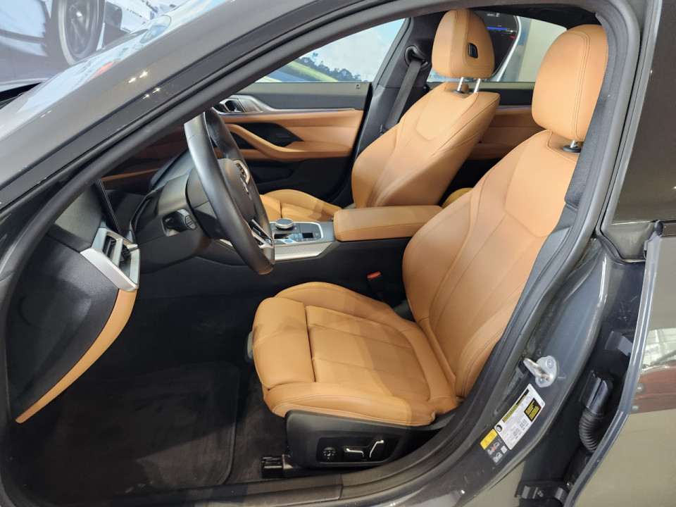 2025 BMW i4 - Image 12