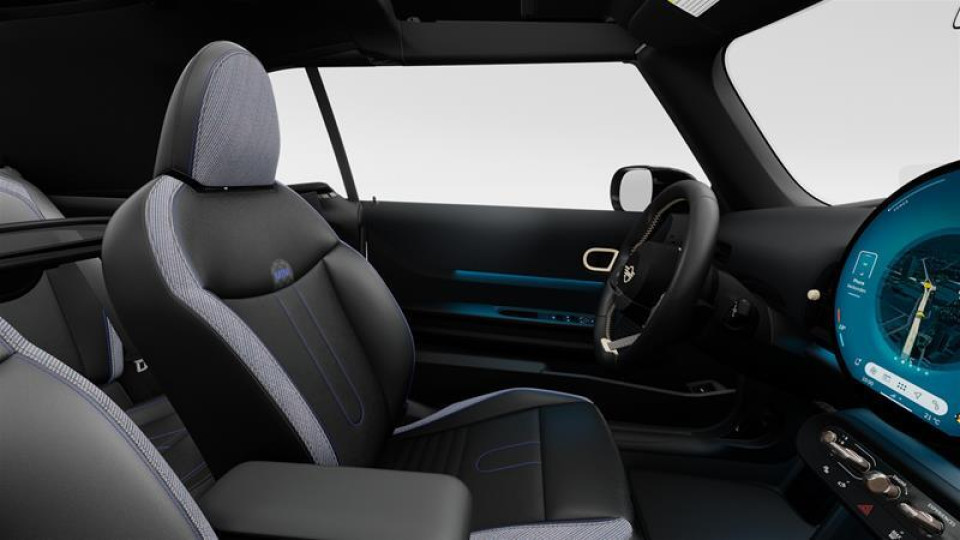 2026 MINI Cabriolet - Image 9