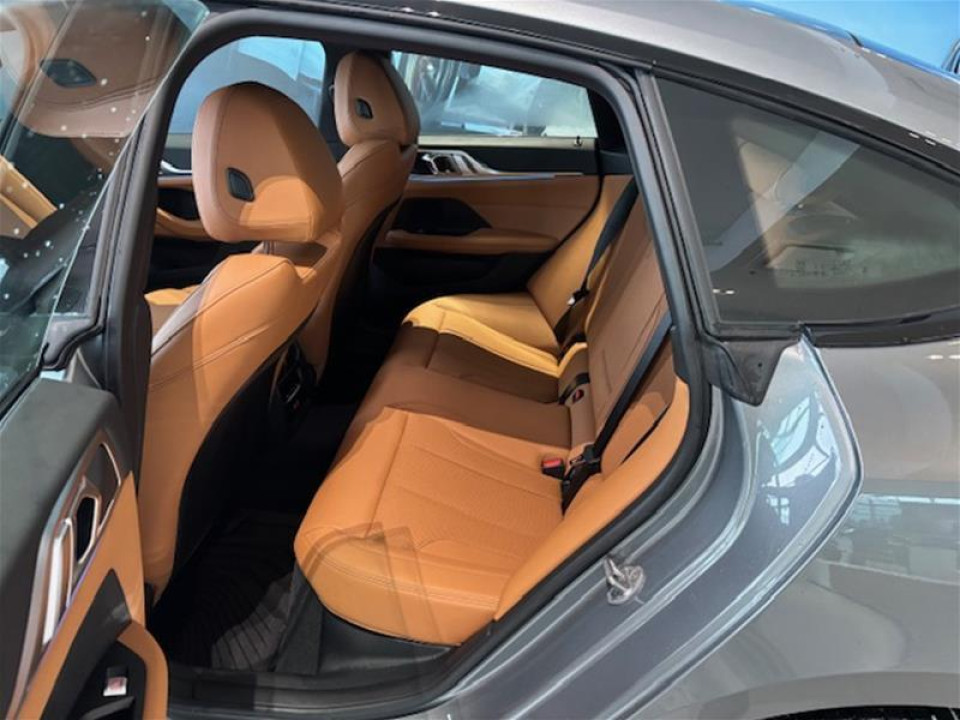 2025 BMW i4 - Image 12