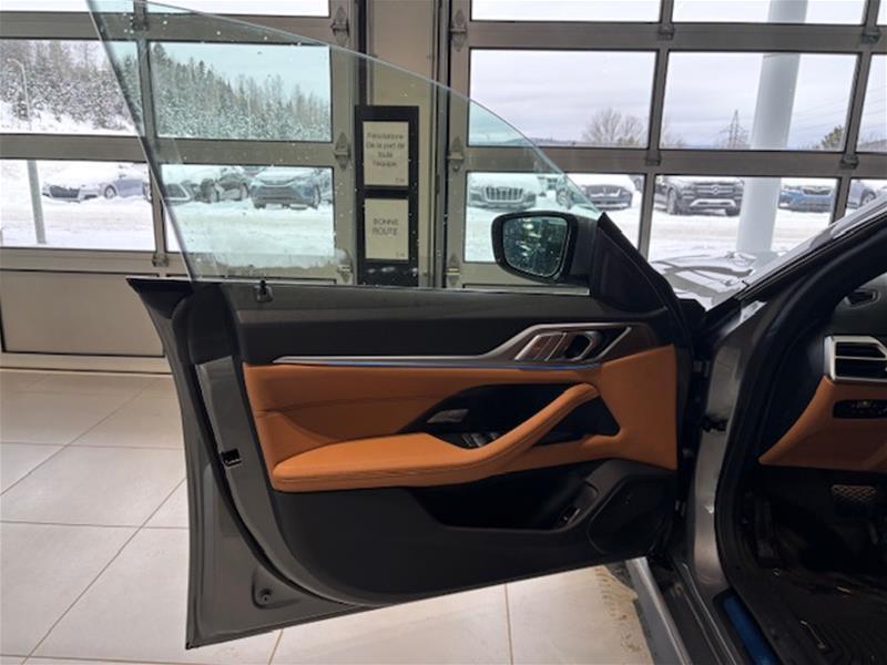 2025 BMW i4 - Image 13
