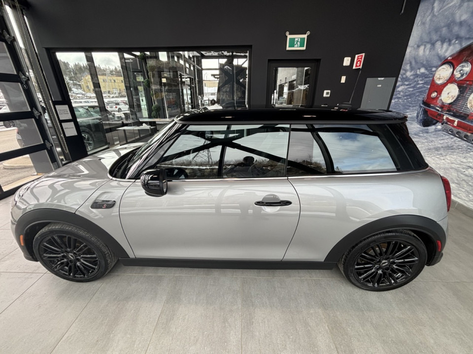 2024 MINI Cooper - Image 2