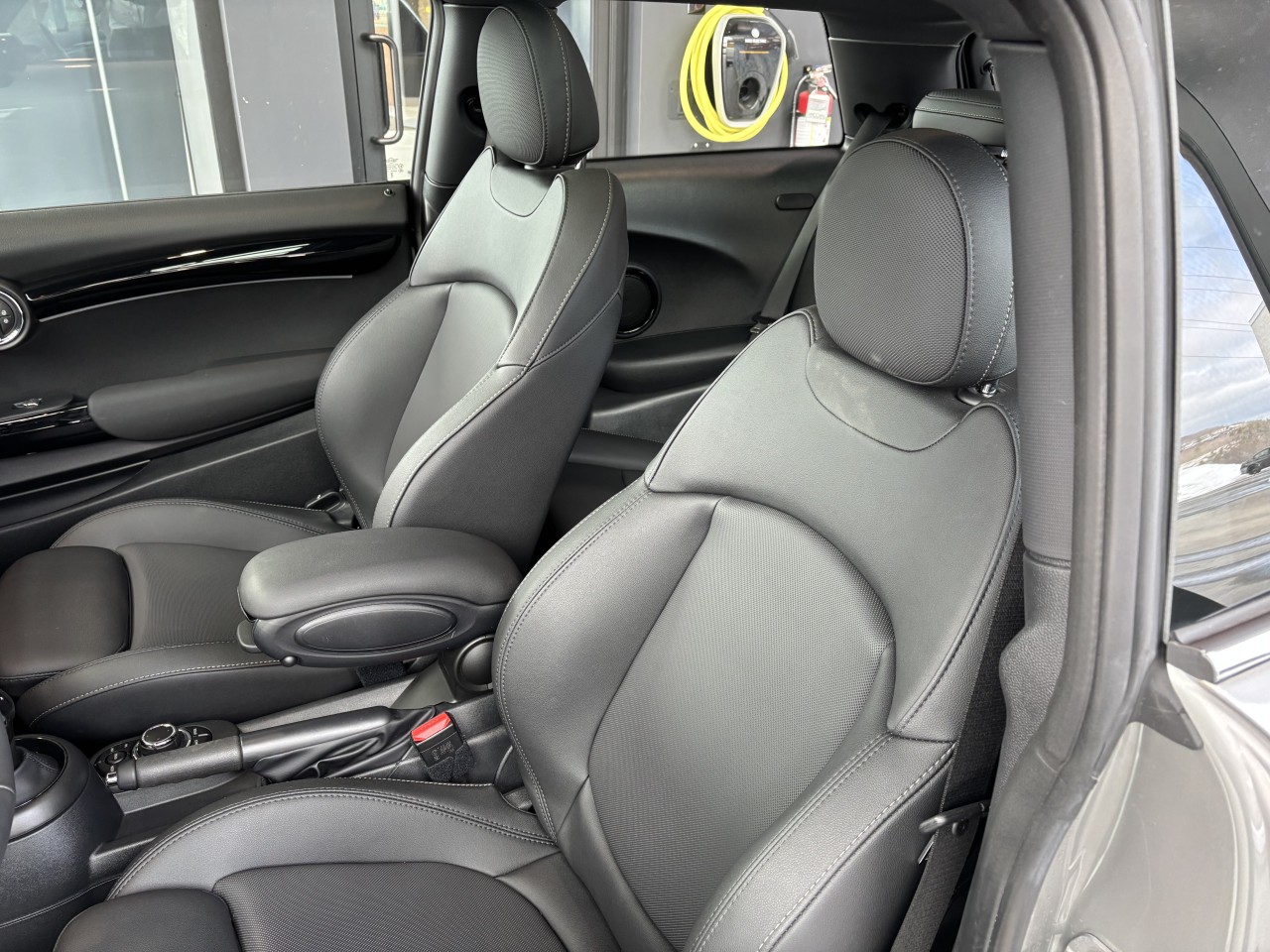 2024 MINI Cooper - Image 11