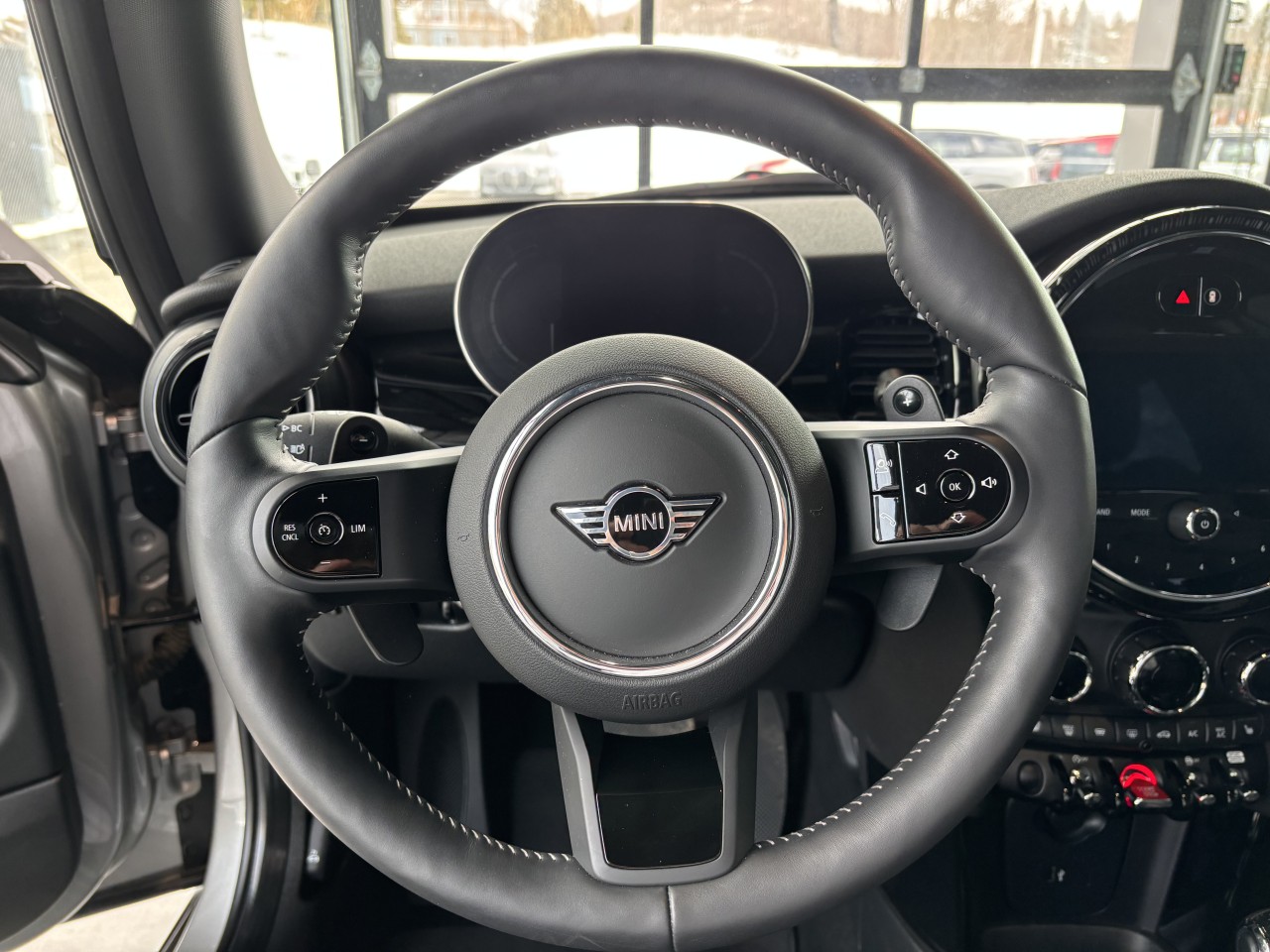 2024 MINI Cooper - Image 12