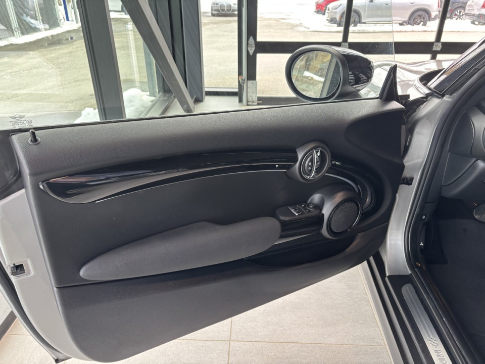 2024 MINI Cooper - Image 13
