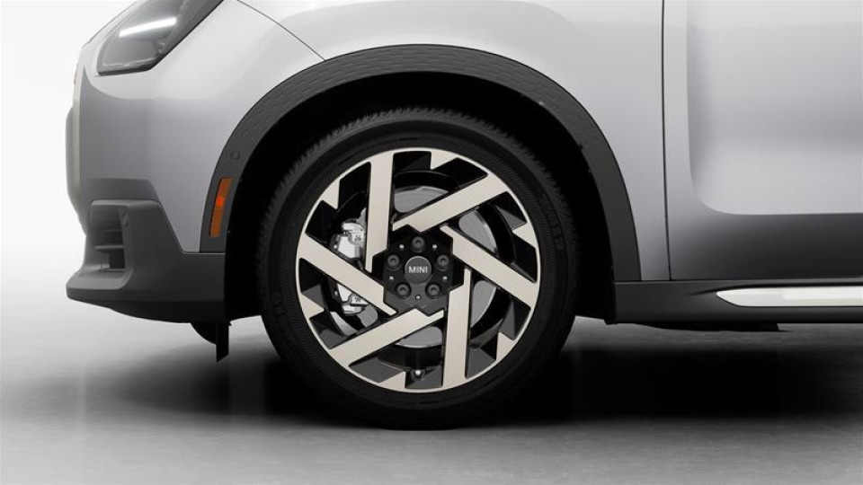 2026 MINI Countryman - Image 13