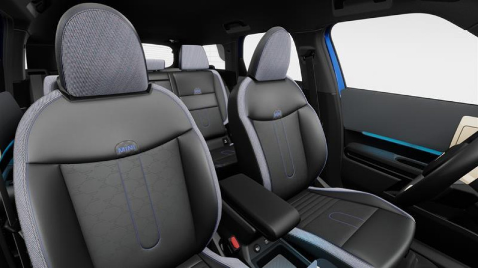 2026 MINI Countryman - Image 13