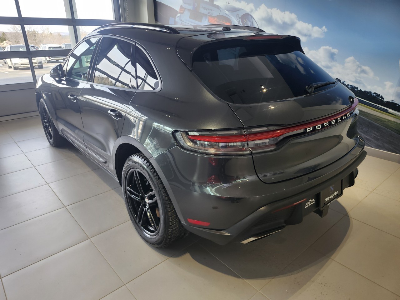 2023 Porsche Macan - Image 3