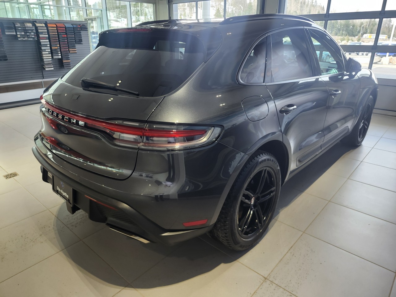 2023 Porsche Macan - Image 7