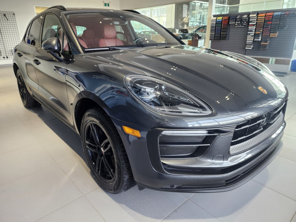 2023 Porsche Macan - Image 8