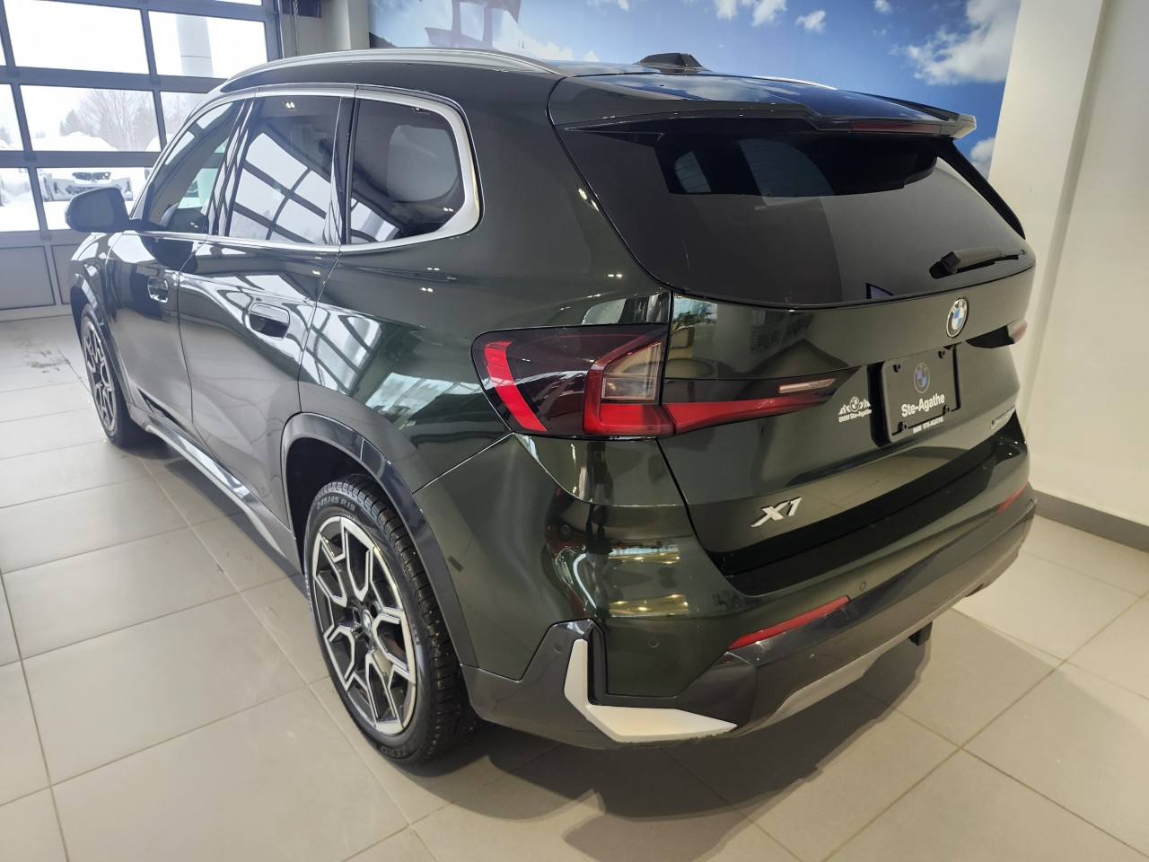 2023 BMW X1 - Image 3