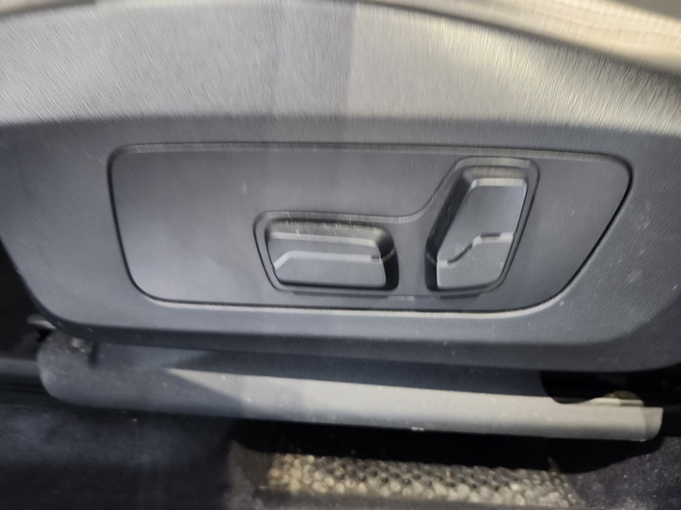 2023 BMW X1 - Image 12