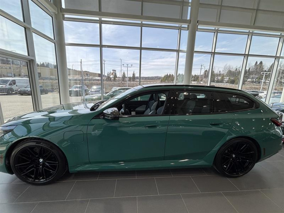 2026 BMW M5 - Image 2