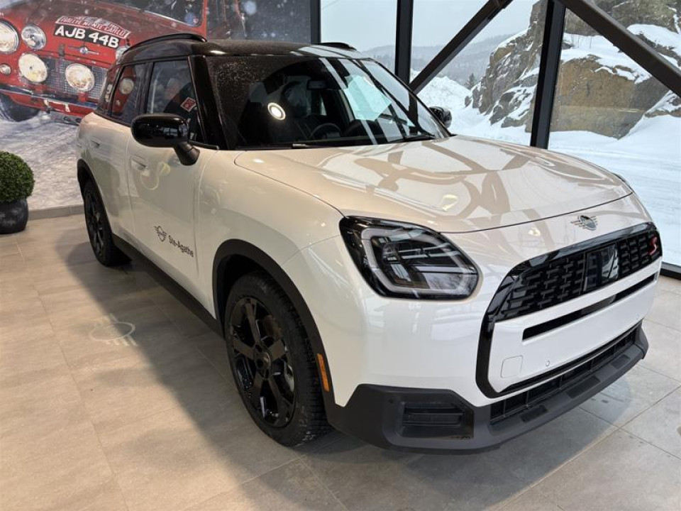 2026 MINI Countryman - Image 14