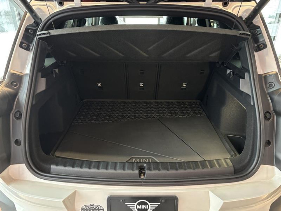 2026 MINI Countryman - Image 16