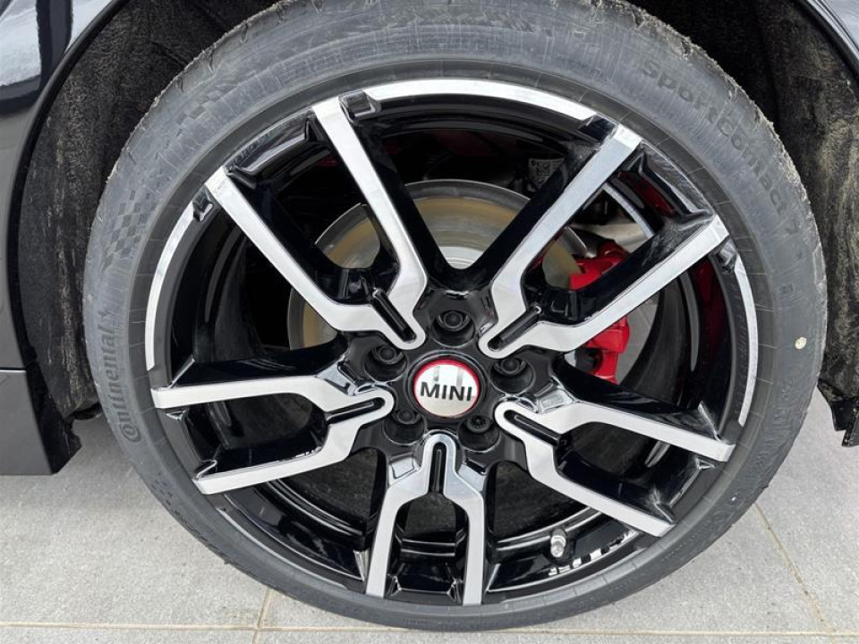 2026 MINI 3 Door - Image 3