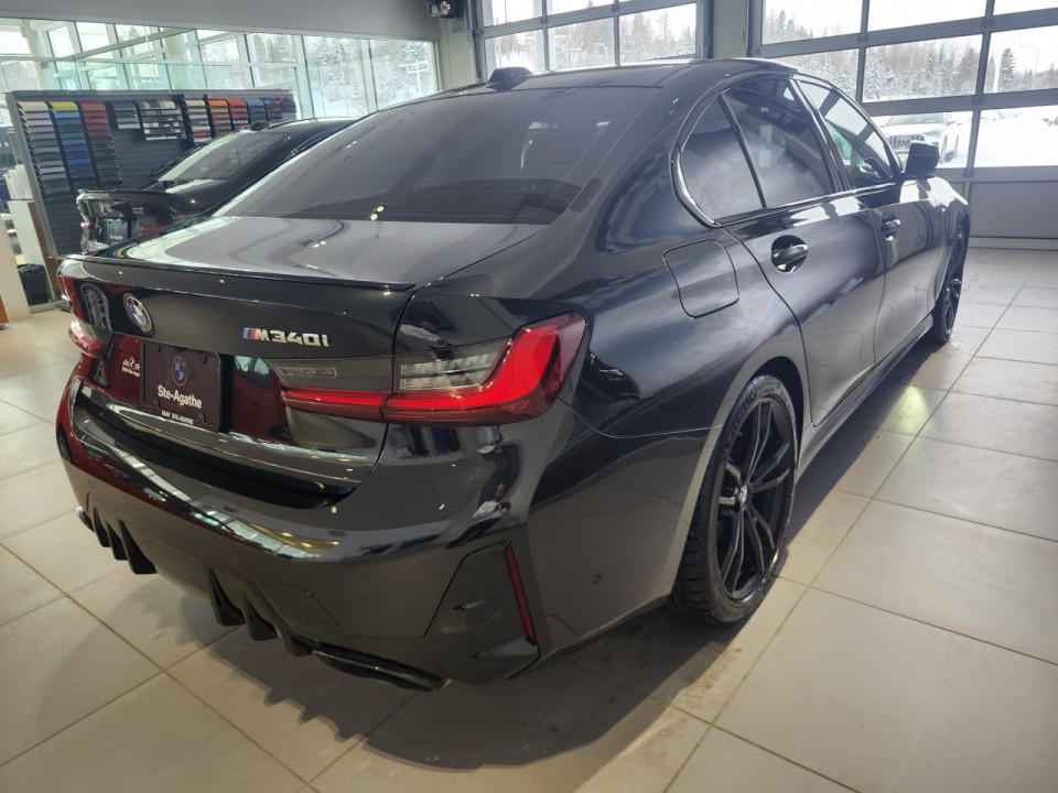 2024 BMW 3 Series - Image 8