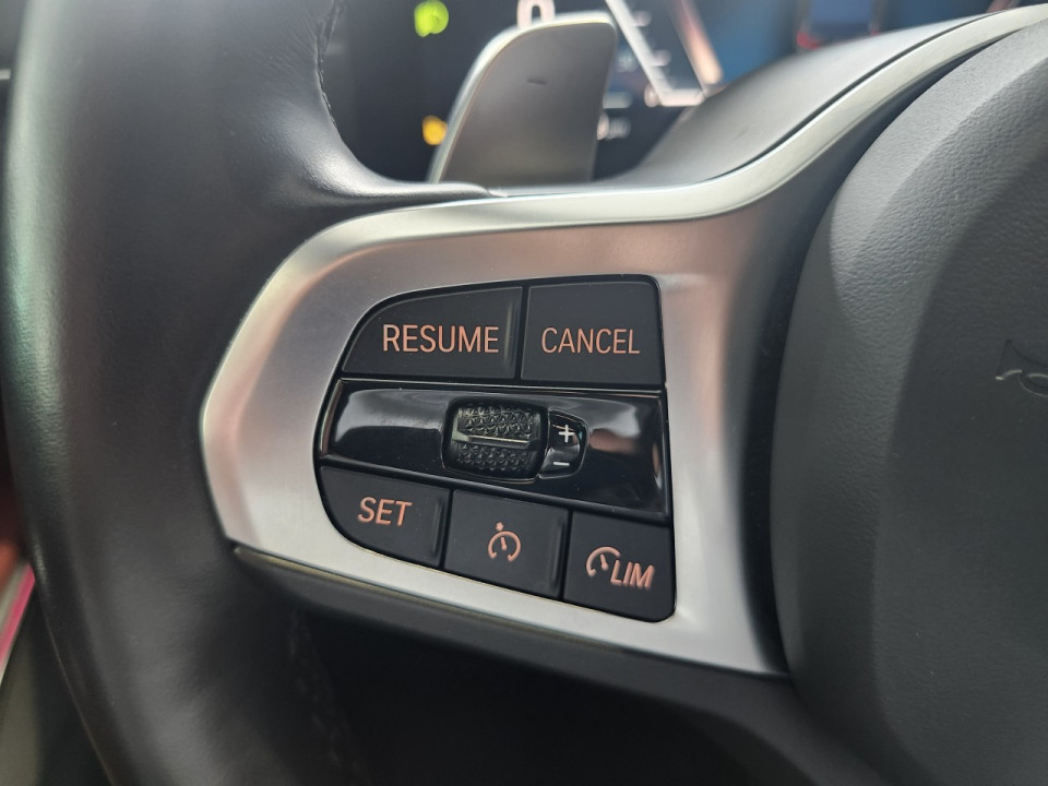 2024 BMW 3 Series - Image 17