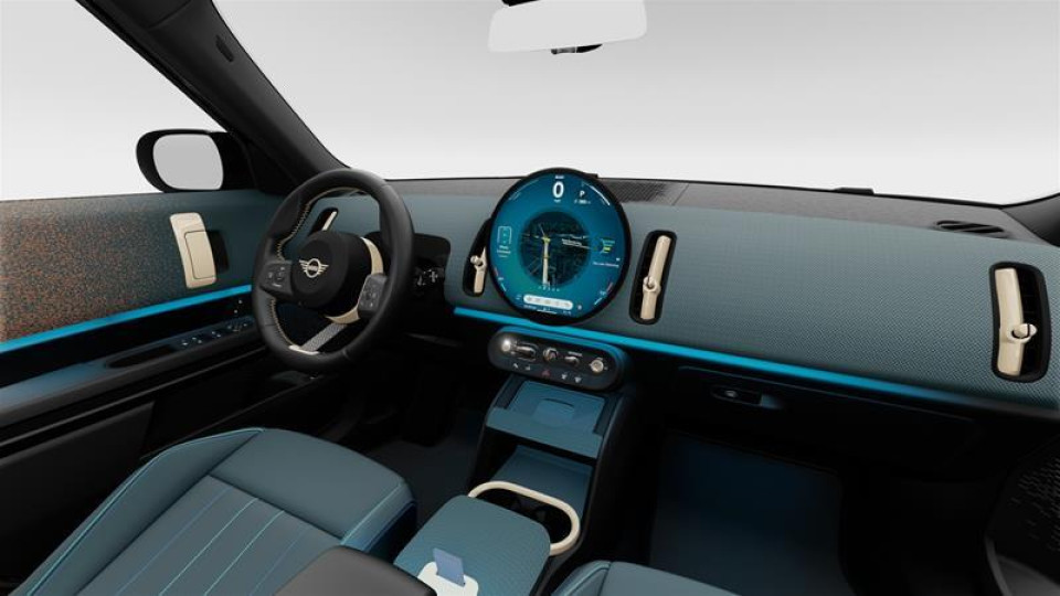 2026 MINI Countryman - Image 13