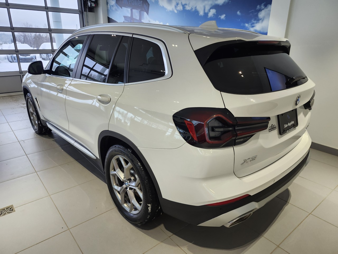 2023 BMW X3 - Image 4
