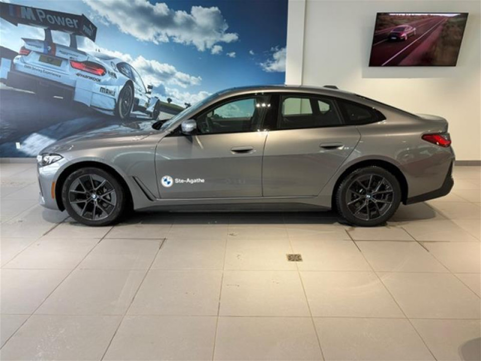 2025 BMW i4 - Image 2