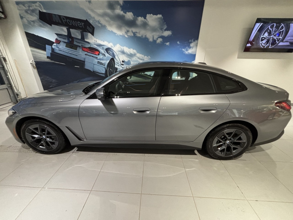 2025 BMW i4 - Image 2