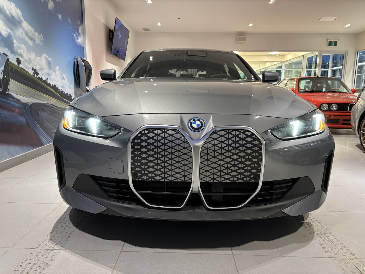 2025 BMW i4 - Image 10