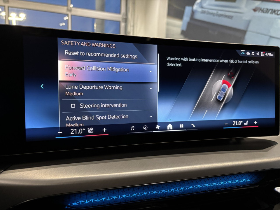 2025 BMW i4 - Image 19