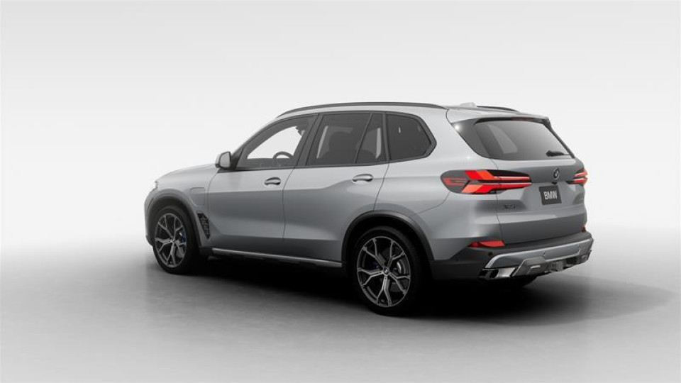 2026 BMW X5 - Image 2